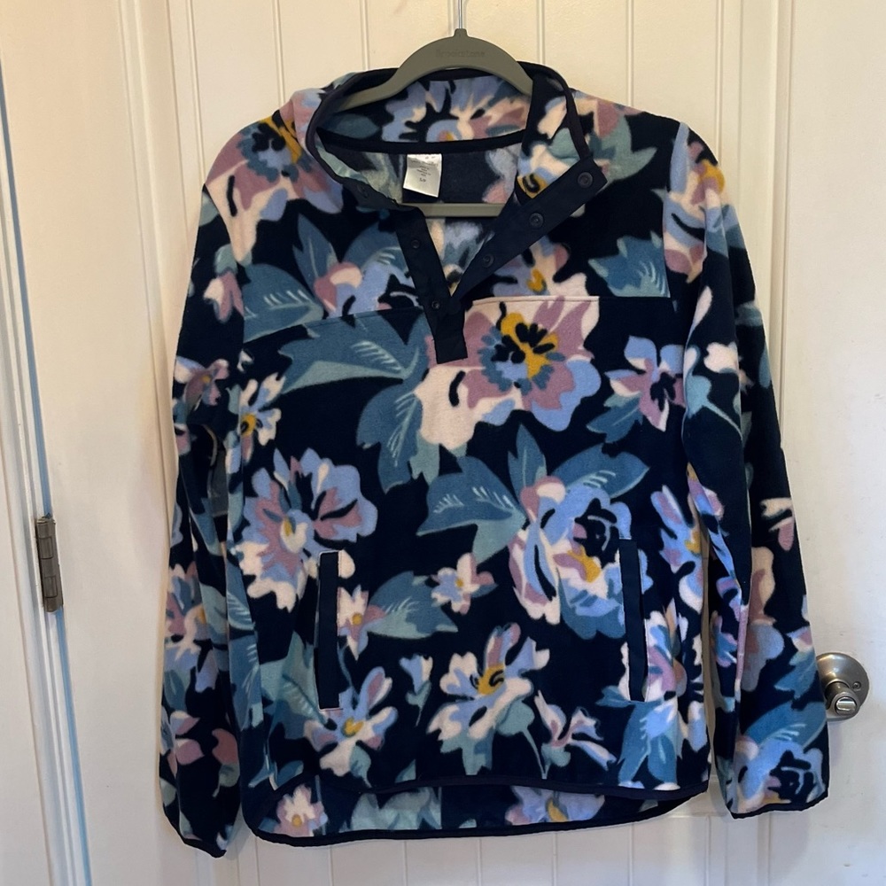 Vera Bradley Sporty Fleece Pullover size small Brand new !